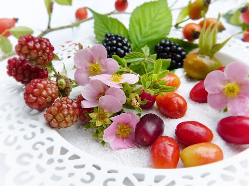 fruit-berry-arrangement